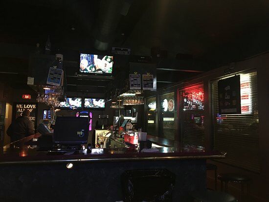 Wings Tavern and Grille