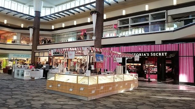 Maplewood Mall